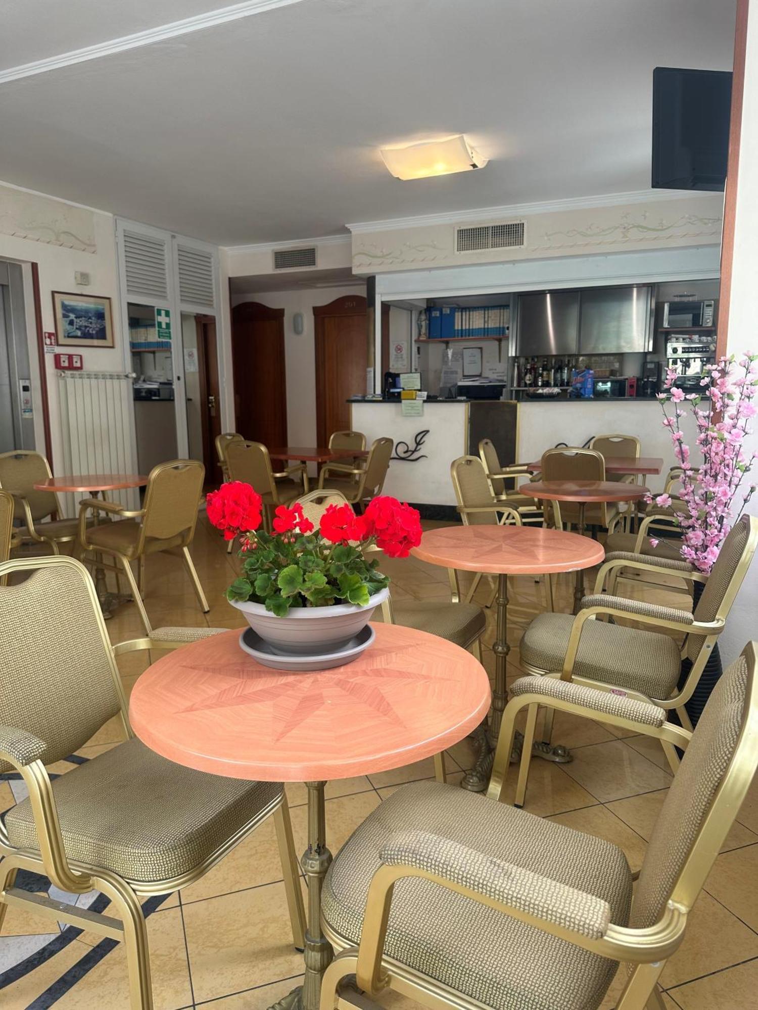 Hotel Jean Marie Arma di Taggia Buitenkant foto